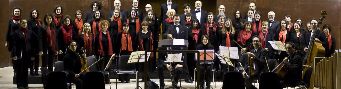 il coro Saraceni durante una rappresentazione in aula magna sapienza